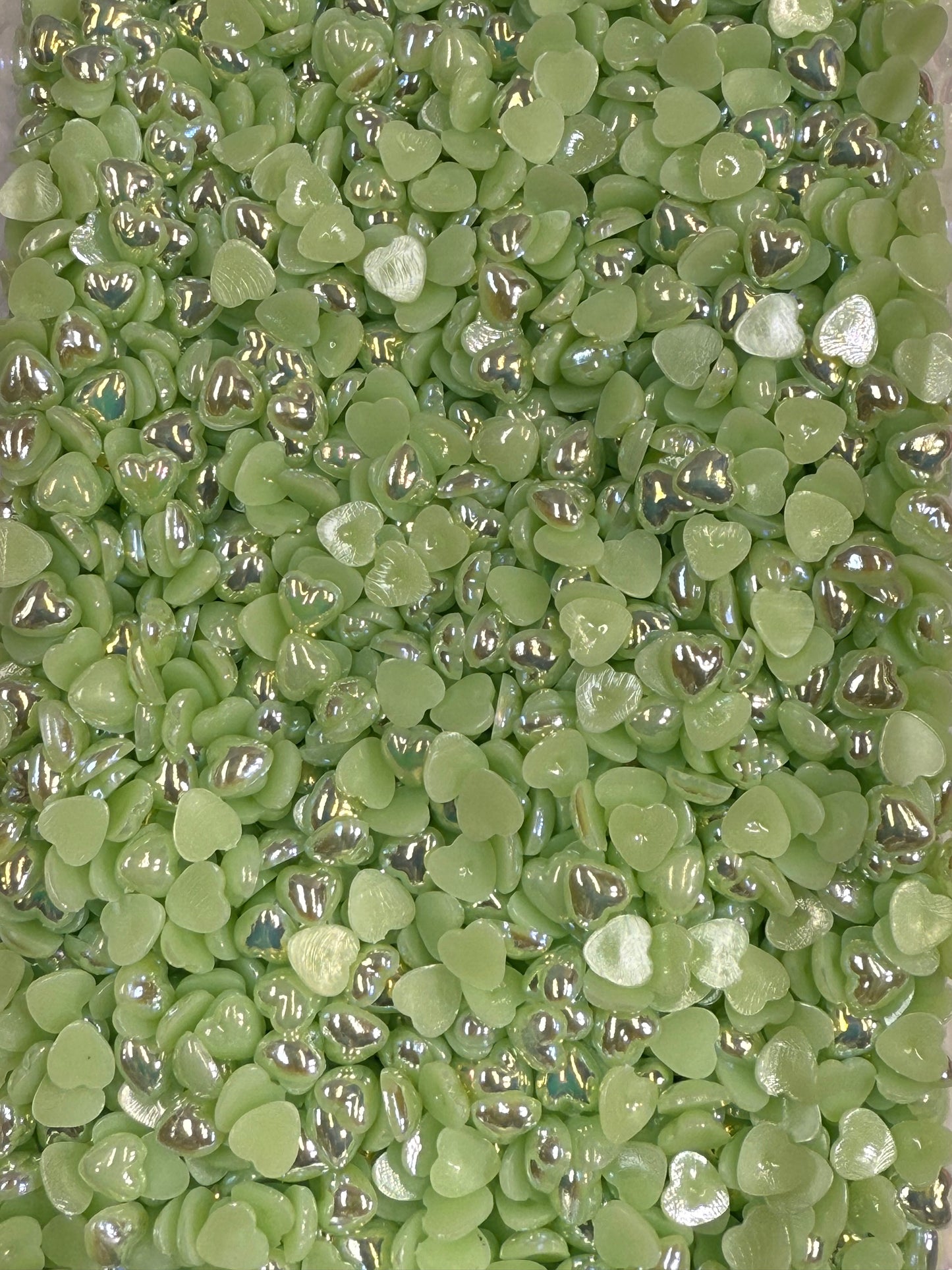 Light Light Peridot AB Heart Pearl