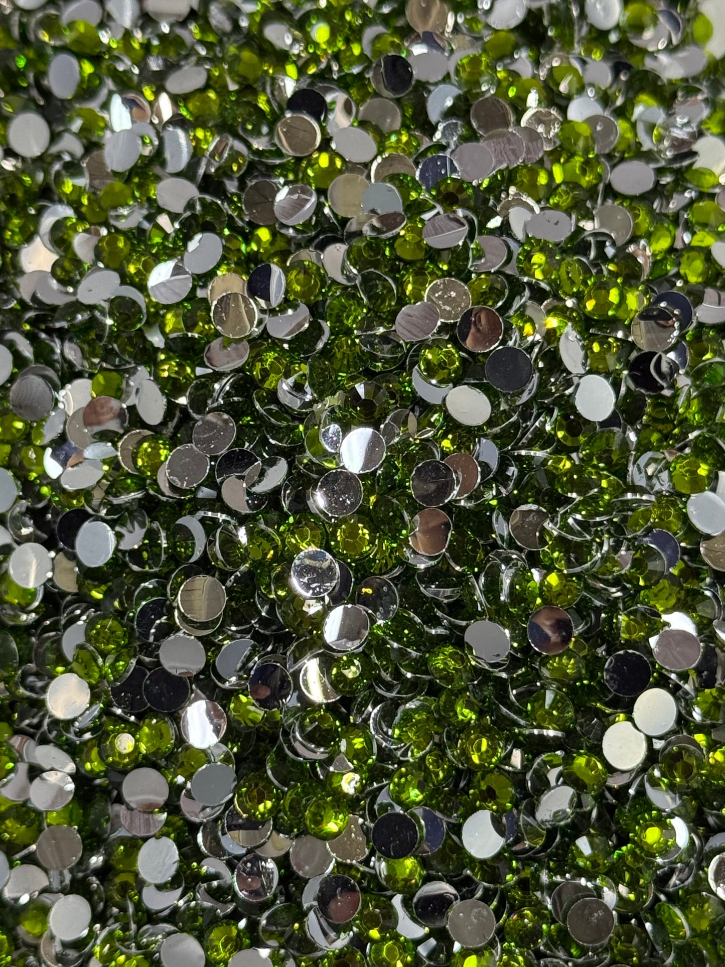 Olive Resin Silverback